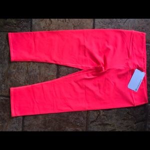 Fabletics Crop Yoga pant